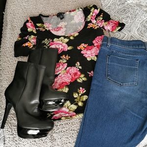 Cute & Flirty Floral Top